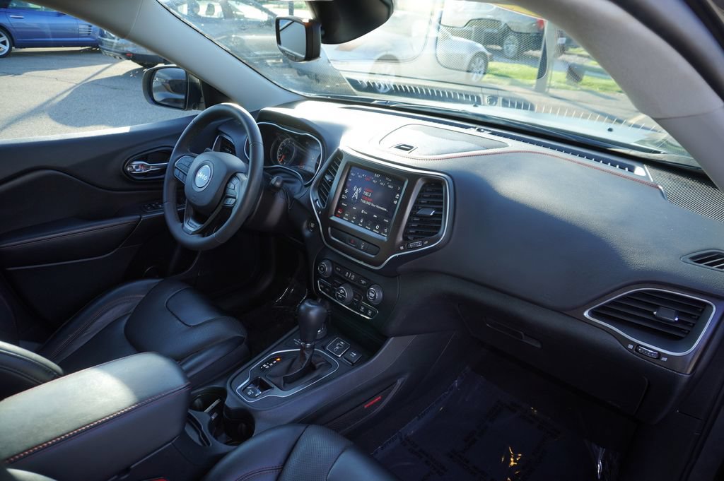 Used 2022 Jeep Cherokee Trailhawk w/ Sound & Nav Group AWD/4WD image 30