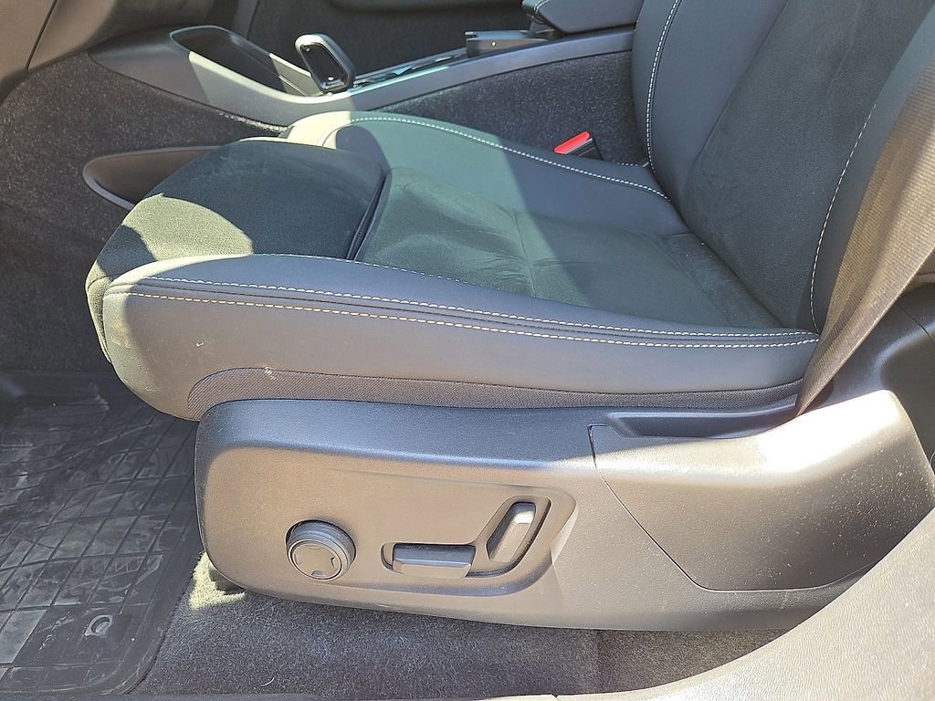 Used 2023 Volvo C40 P8 Recharge Ultimate AWD/4WD image 26