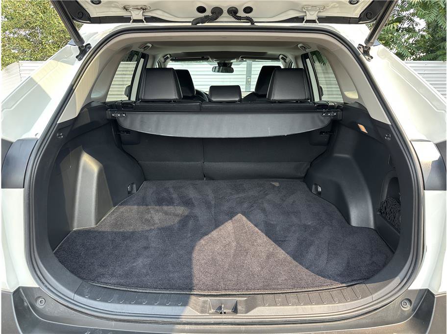 Used 2021 Toyota RAV4 XLE Premium AWD/4WD image 29