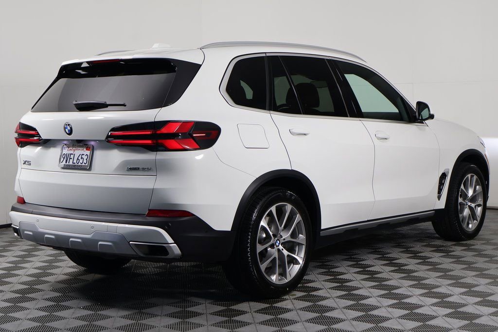 Used 2026 BMW X5 xDrive40i w/ Premium Package image 4