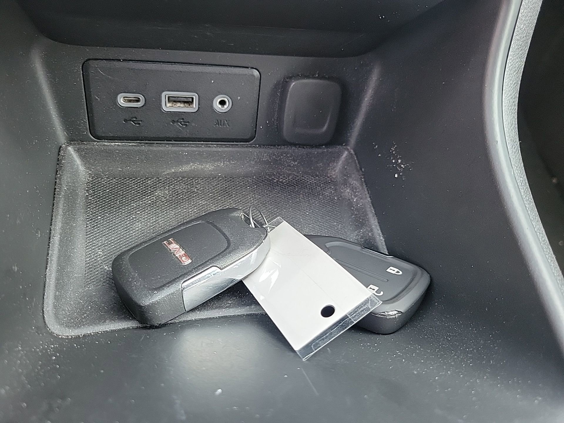 Used 2022 GMC Terrain SLE image 30