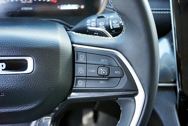 Used 2023 Jeep Grand Cherokee L Laredo RWD image 36