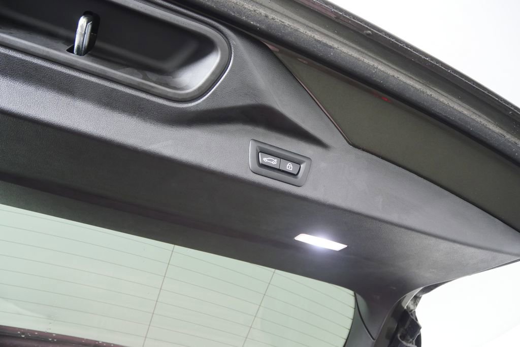 Used 2022 BMW X5 xDrive40i w/ M Sport Package image 17