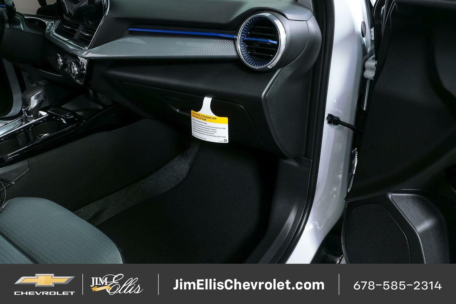 New 2026 Chevrolet Trax LT w/ Sunroof Package FWD image 24