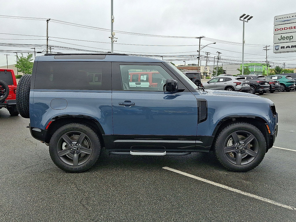 Used 2024 Land Rover Defender 90 X-Dynamic SE AWD/4WD image 32