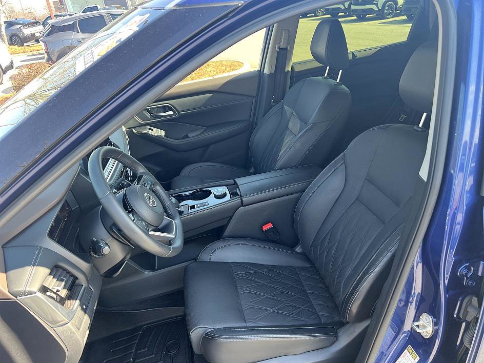 Certified 2023 Nissan Rogue Platinum image 13