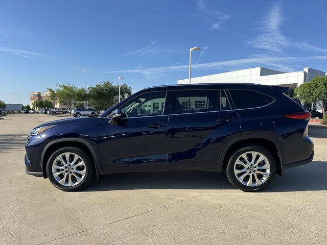 Used 2022 Toyota Highlander Limited AWD/4WD image 2
