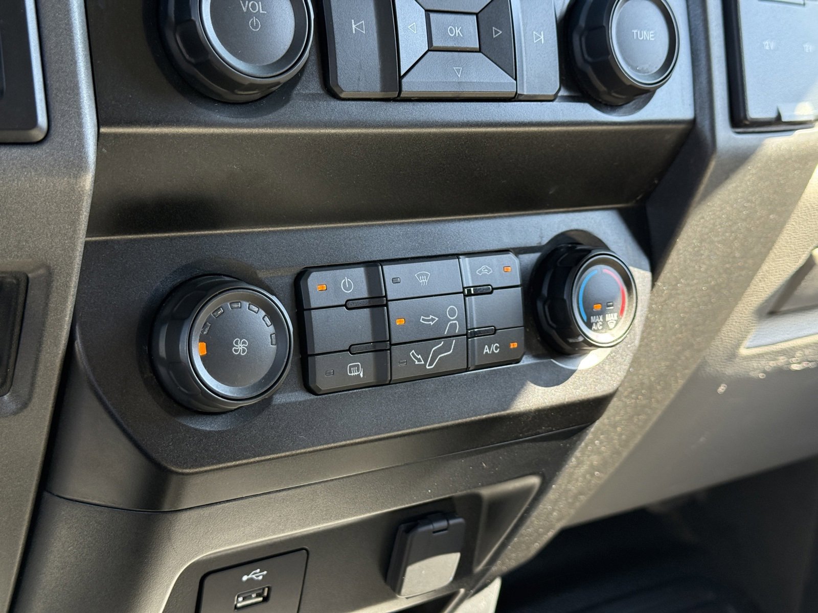 Used 2021 Ford F350 XL w/ Power Equipment Group image 21