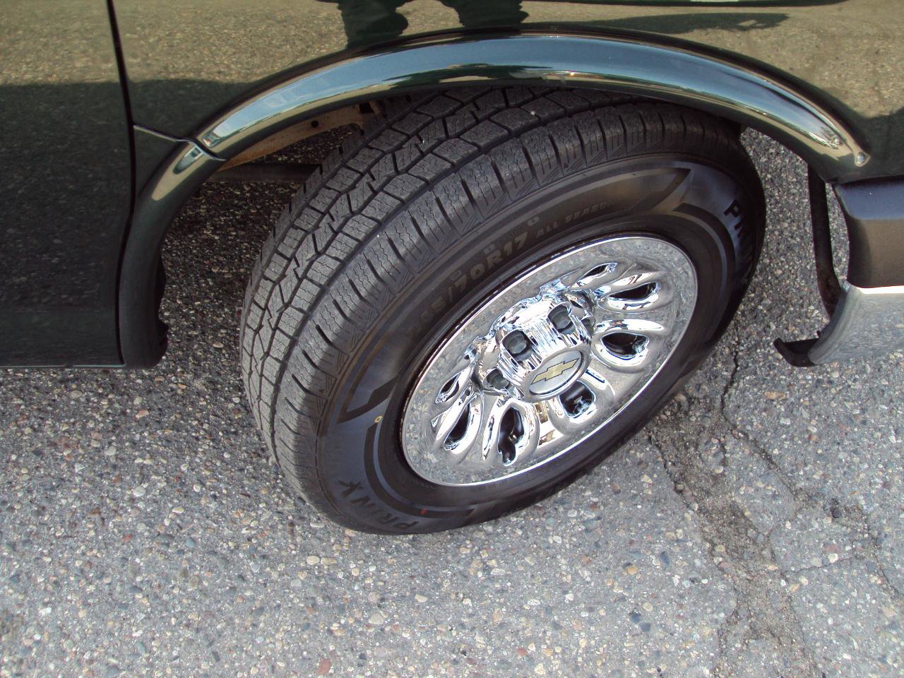 Used 2014 Chevrolet Express 1500 LT w/ LT Preferred Equipment Group AWD/4WD image 32