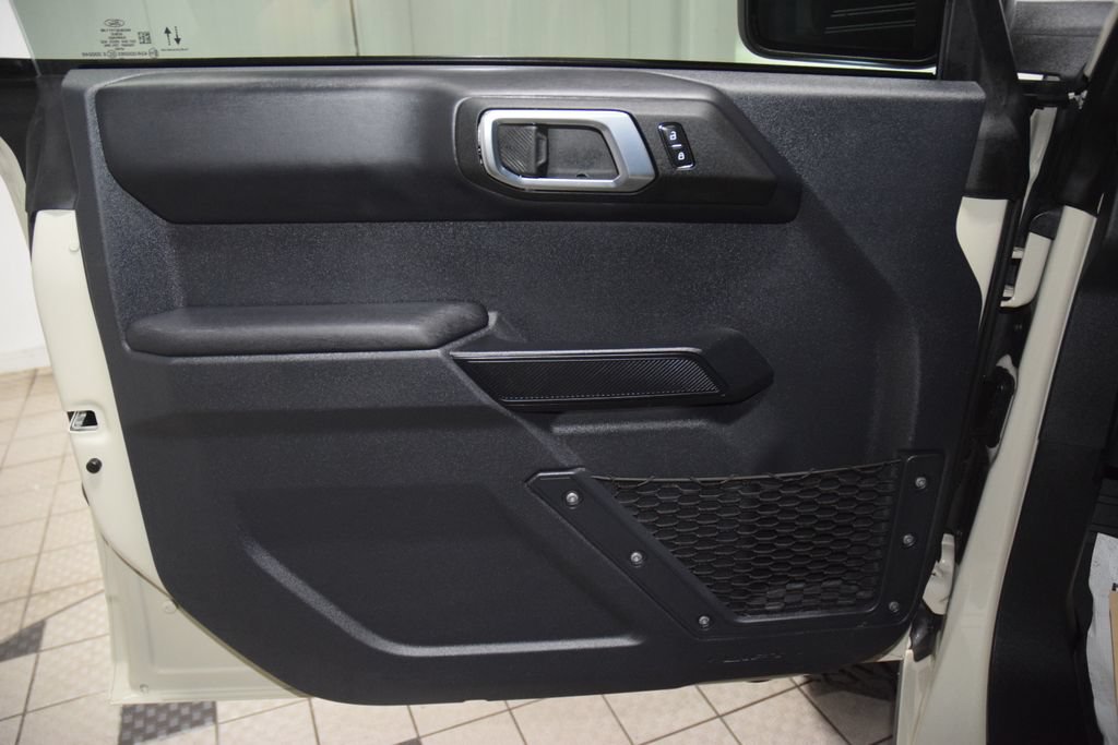 Used 2025 Ford Bronco Outer Banks AWD/4WD image 49