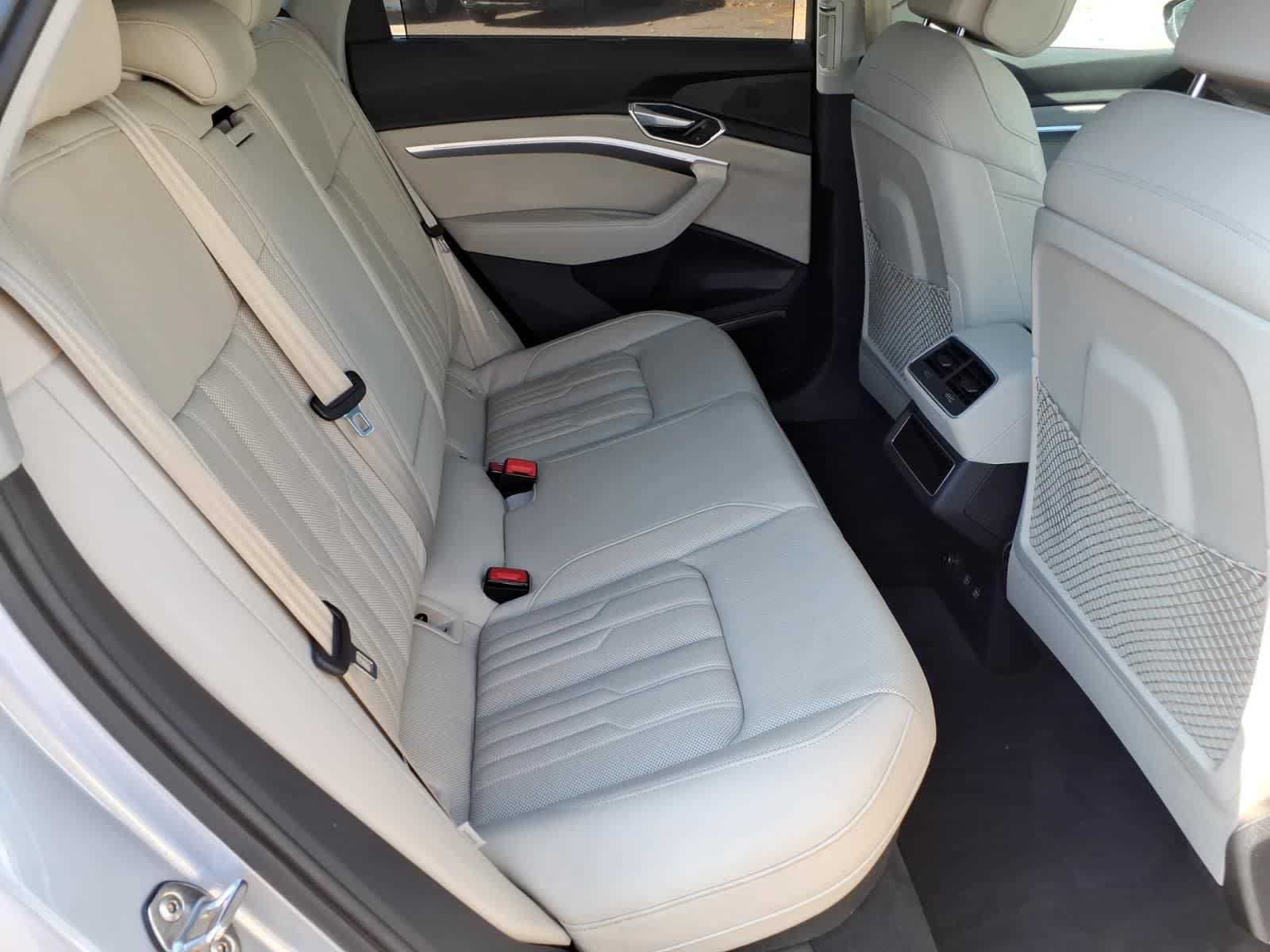 Used 2019 Audi e-tron Prestige w/ Prestige Package AWD/4WD image 12