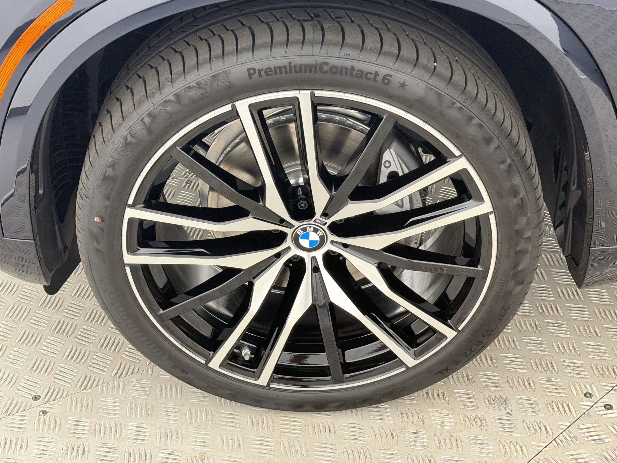 New 2026 BMW X5 xDrive40i w/ M Sport Package AWD/4WD image 11