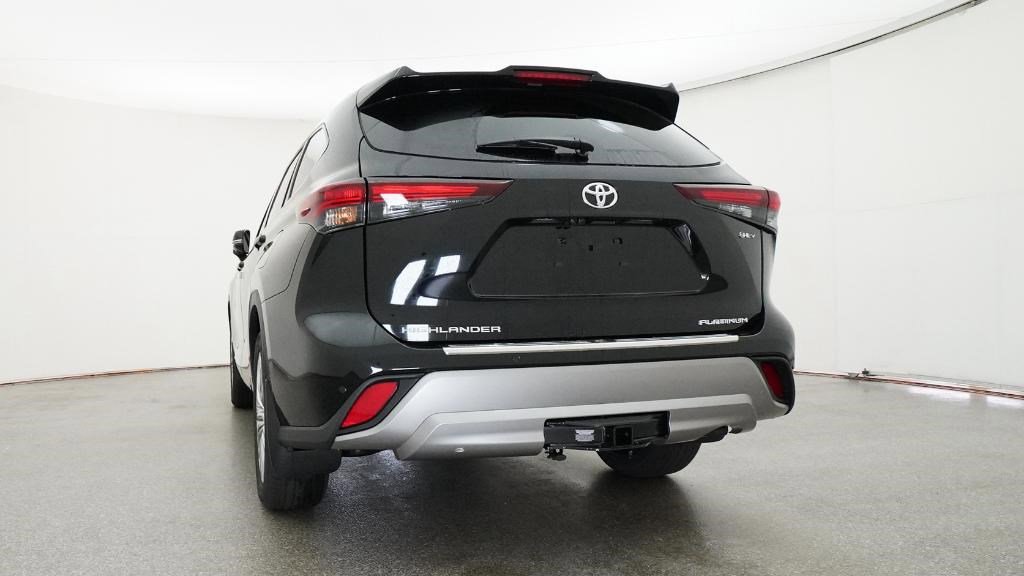 New 2026 Toyota Highlander Platinum AWD/4WD image 2