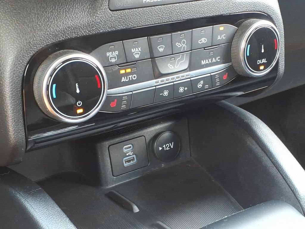 Certified 2022 Ford Escape SEL w/ Technology Package AWD/4WD image 16