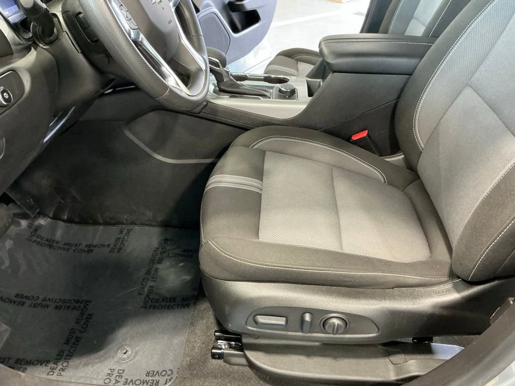 Used 2025 Chevrolet Blazer LT FWD image 9