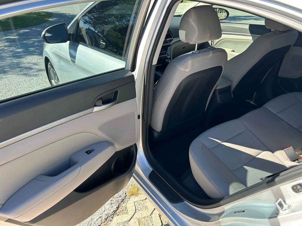 Used 2017 Hyundai Elantra SE FWD image 12