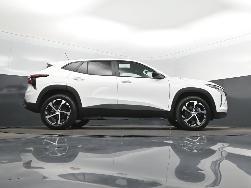 New 2026 Chevrolet Trax RS w/ Sunroof Package FWD image 43