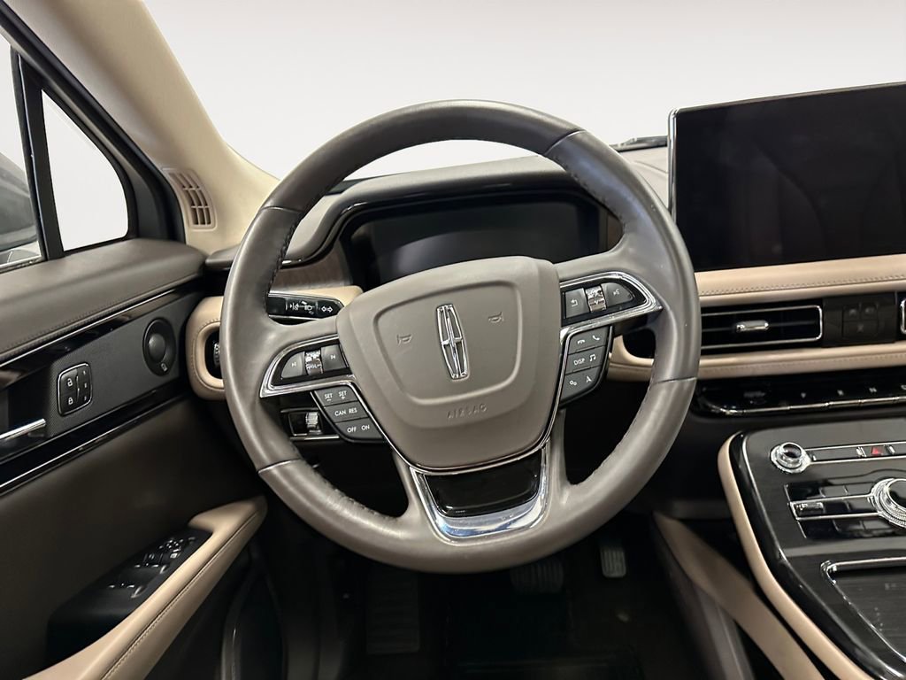 Used 2022 Lincoln Nautilus Reserve w/ Luxury Package image 12