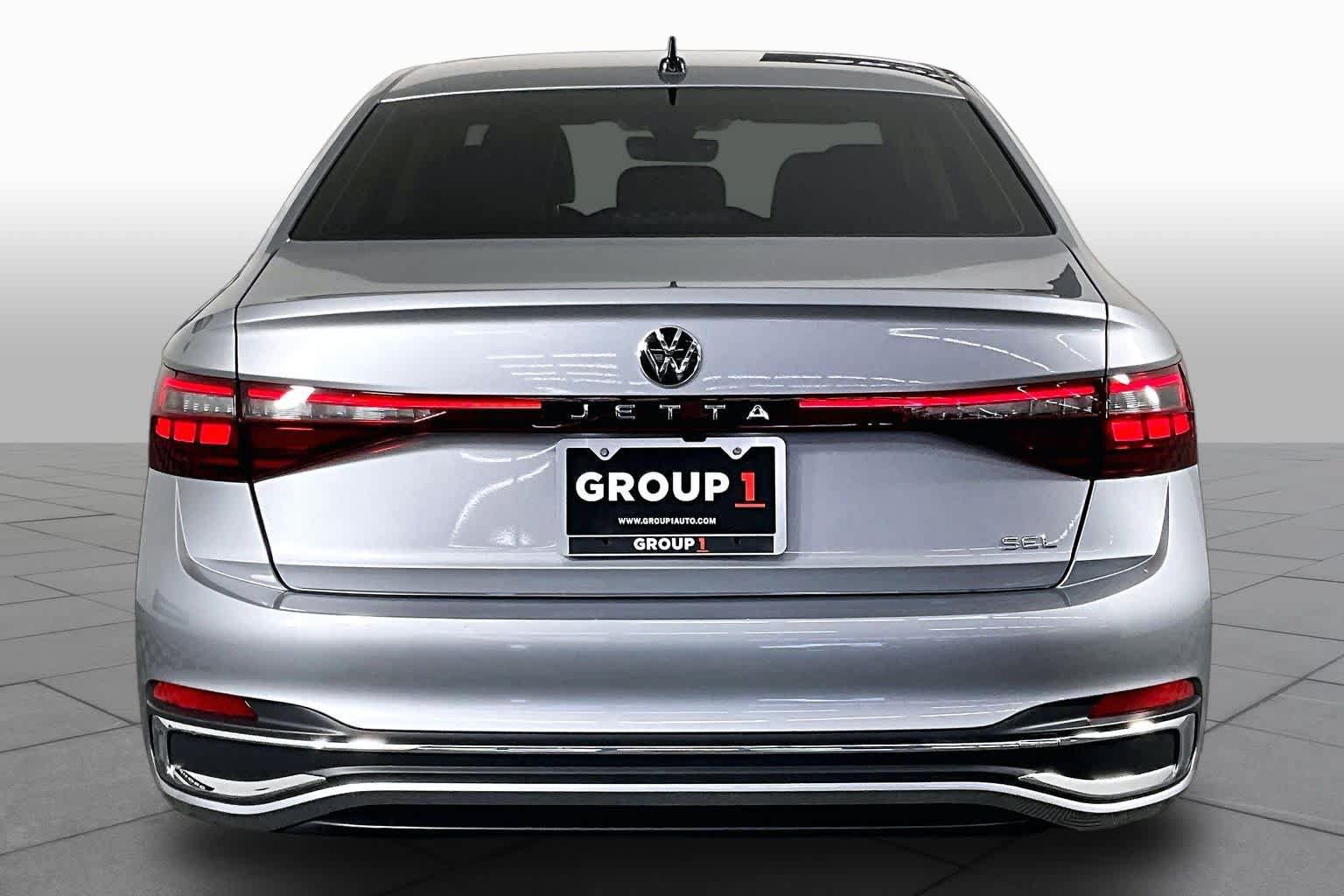Used 2026 Volkswagen Jetta SEL FWD image 5