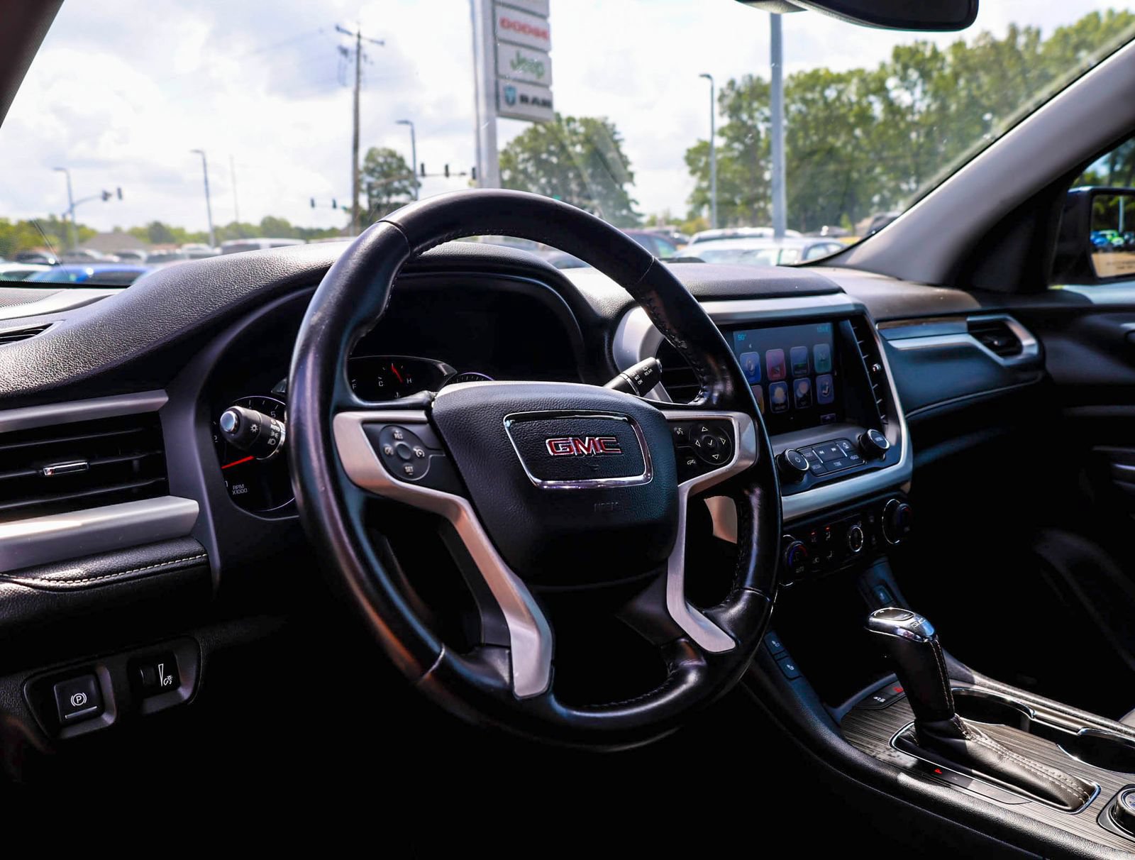 Used 2019 GMC Acadia SLT w/ Black Edition FWD image 13