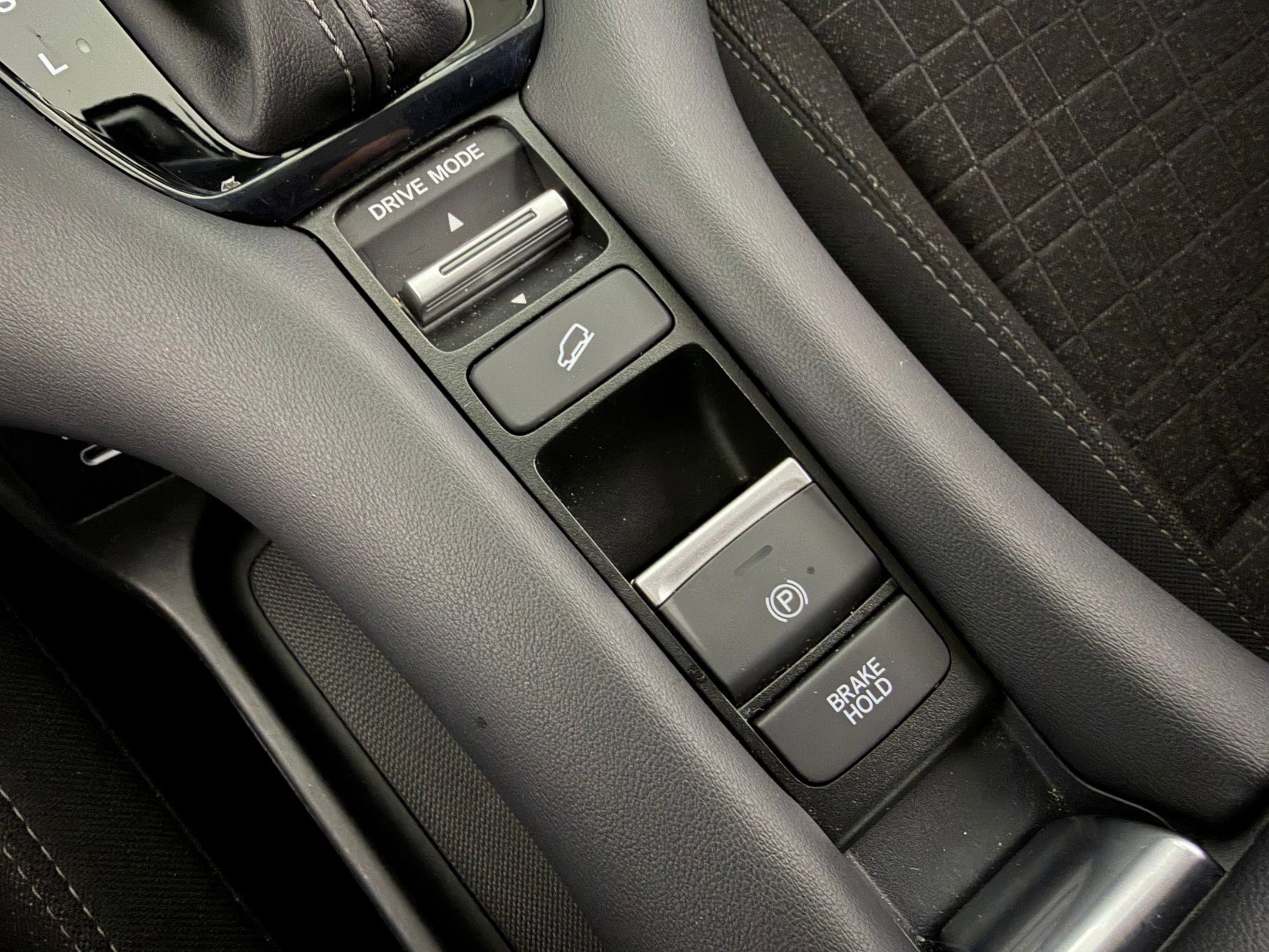 Certified 2025 Honda HR-V LX image 23