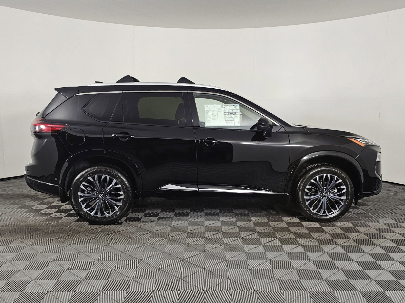 New 2026 Nissan Rogue Platinum w/ Platinum Premium Package image 2
