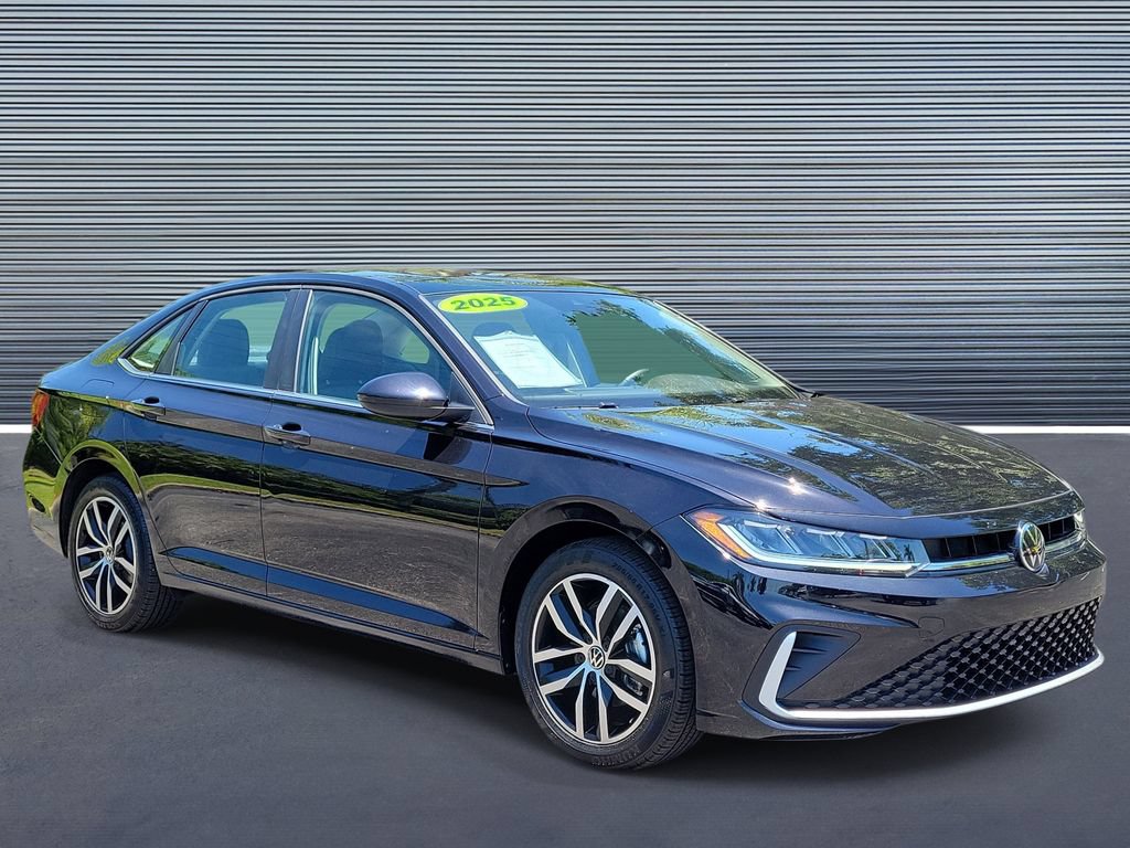 Used 2025 Volkswagen Jetta SE w/ Sunroof Package FWD image 2