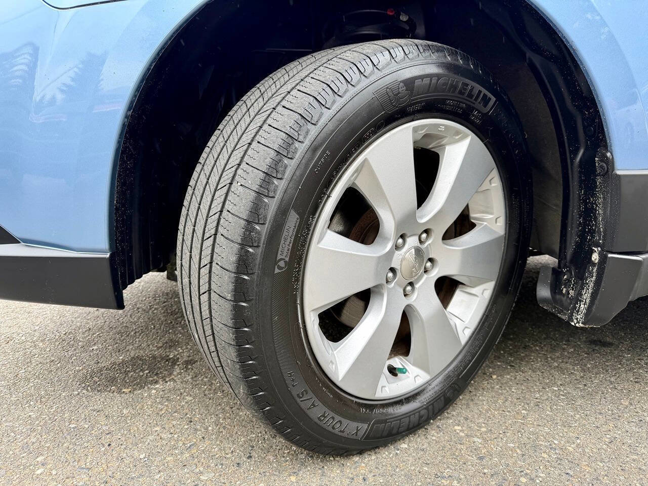 Used 2011 Subaru Outback 2.5i Limited w/ PWR Moonroof Pkg AWD/4WD image 31
