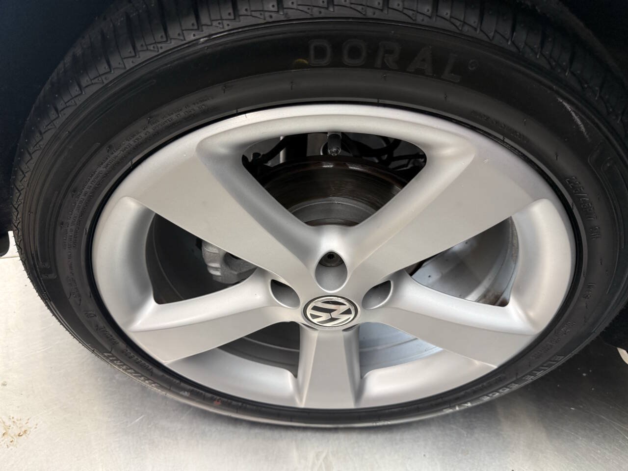 Used 2007 Volkswagen Beetle Triple White Edition FWD image 27