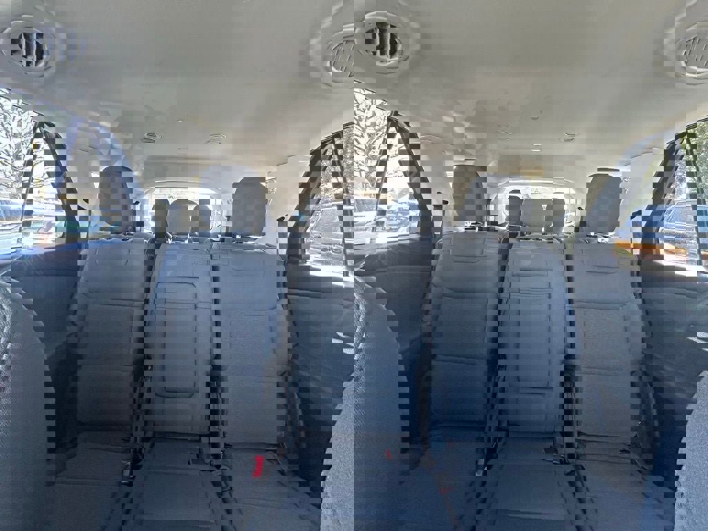 Used 2025 Ford Explorer Active image 23