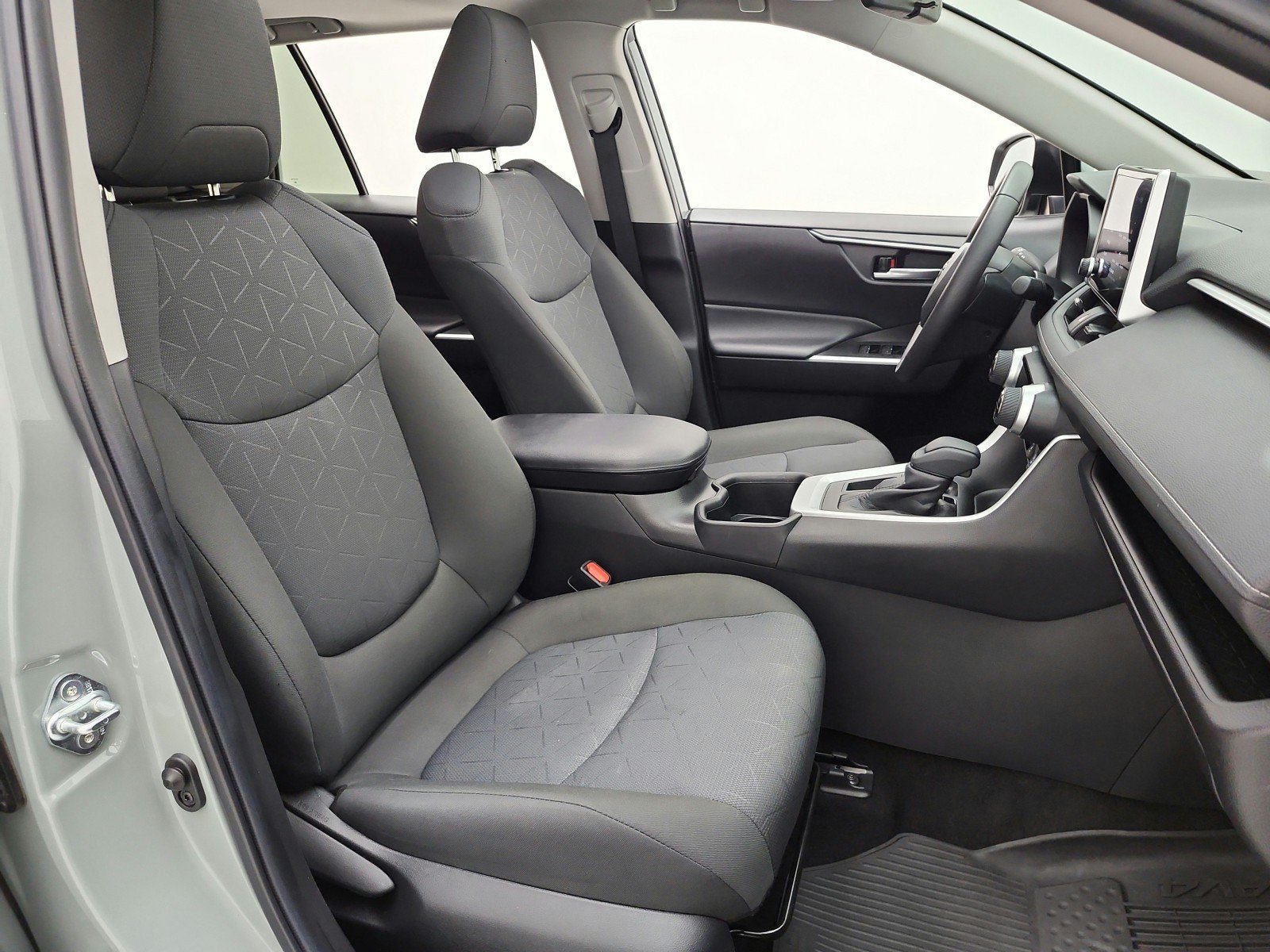 Used 2023 Toyota RAV4 XLE w/ Convenience Package FWD image 20