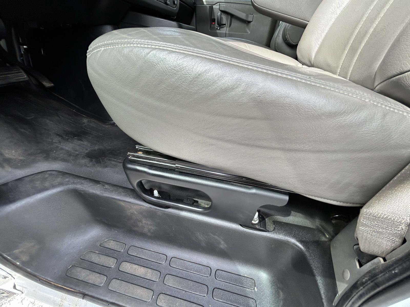 Used 2022 Chevrolet Express 2500 w/ Driver Convenience Package image 16