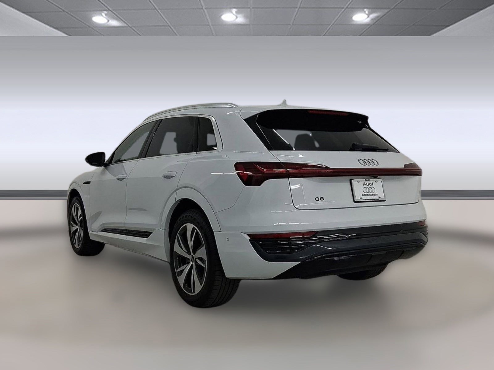 Certified 2024 Audi Q8 e-tron Premium Plus w/ Premium Plus Package image 3