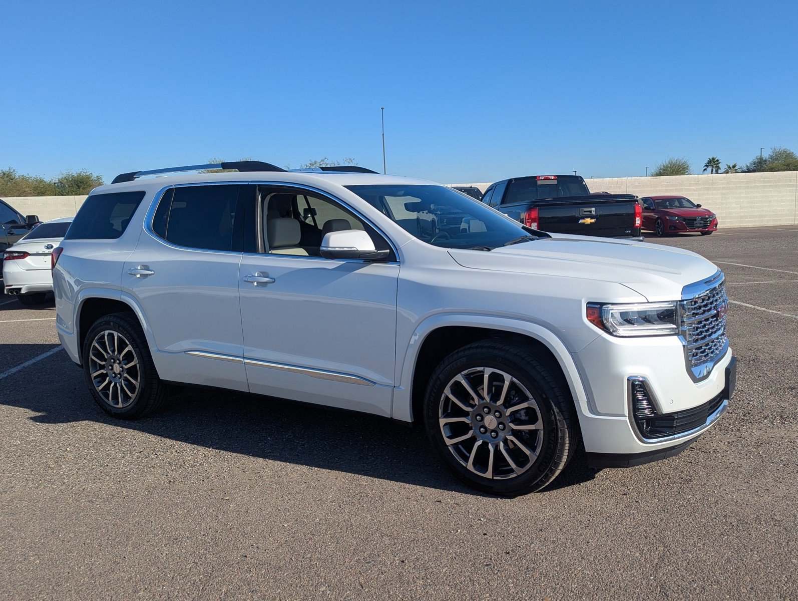 Used 2021 GMC Acadia Denali w/ Denali Ultimate Package image 6