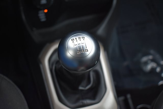 Used 2016 Jeep Renegade 75th Anniversary image 29