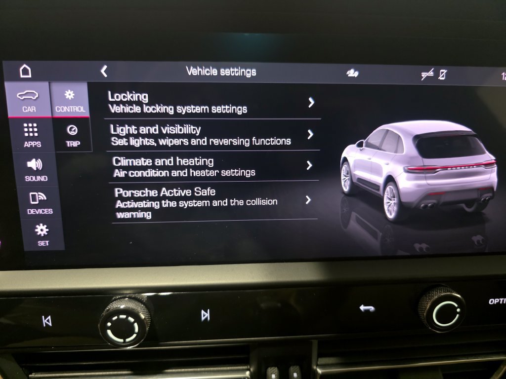Certified 2023 Porsche Macan S AWD/4WD image 36