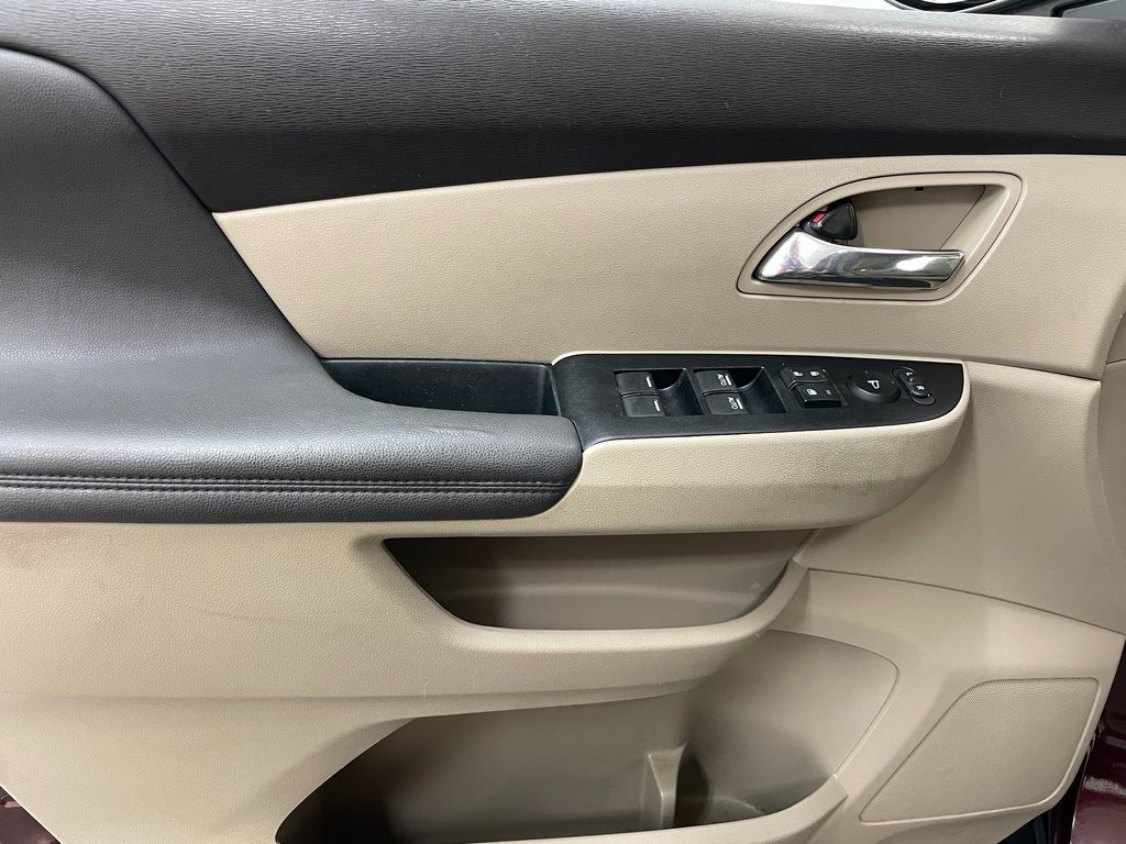 Used 2015 Honda Odyssey EX-L image 23