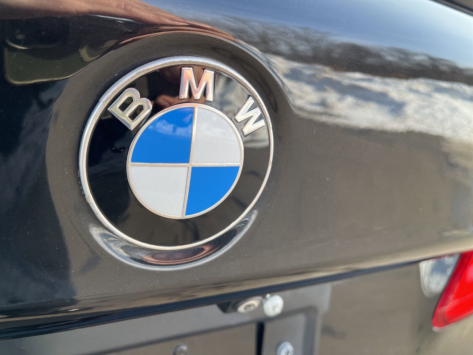 Used 2020 BMW M550i xDrive w/ Premium Package image 46