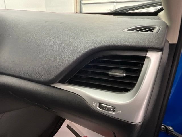 Used 2017 Jeep Cherokee Trailhawk AWD/4WD image 12