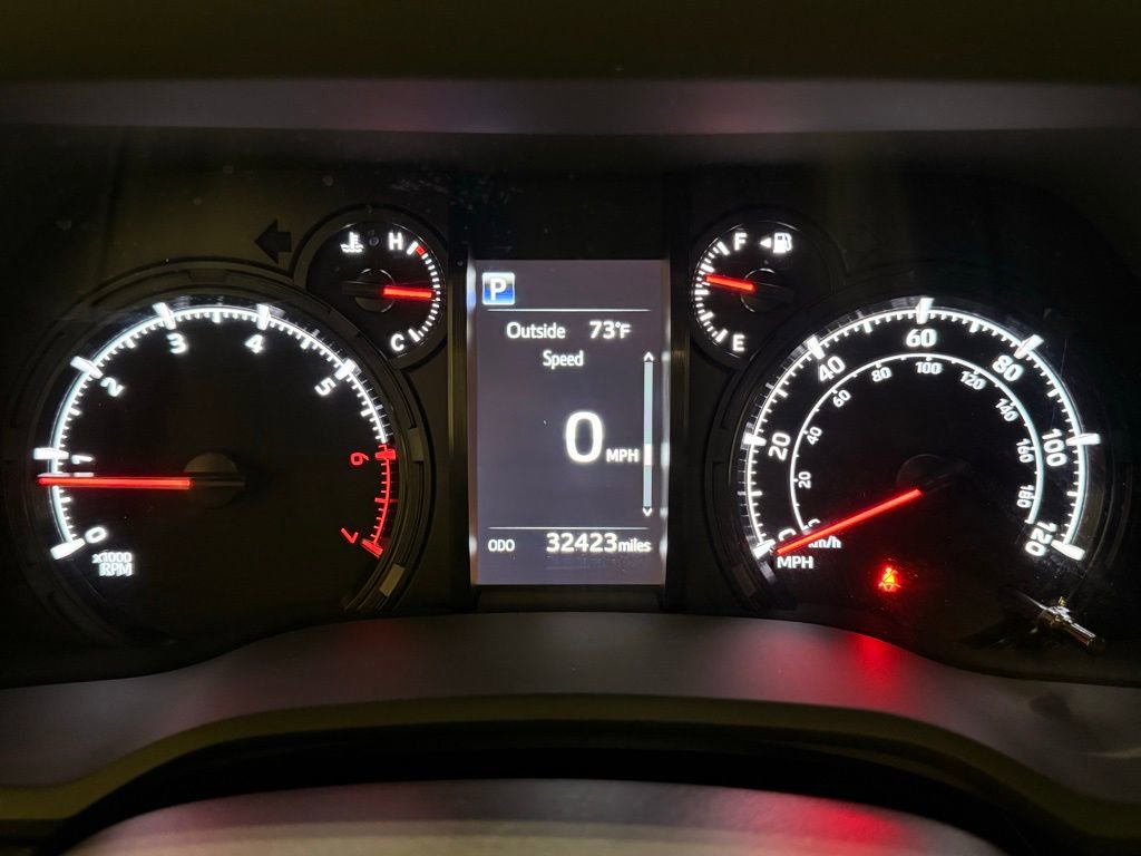 Used 2022 Toyota 4Runner SR5 Premium w/ Moonroof Package image 19