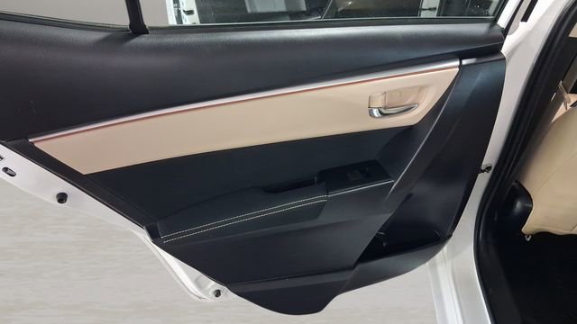 Used 2016 Toyota Corolla LE image 20