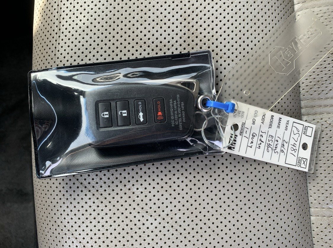 Used 2016 Lexus ES 350 w/ Luxury Package w/Wood Trim image 37