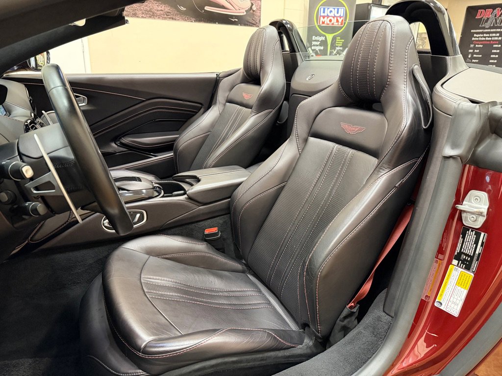 Used 2021 Aston Martin V8 Vantage Roadster image 52