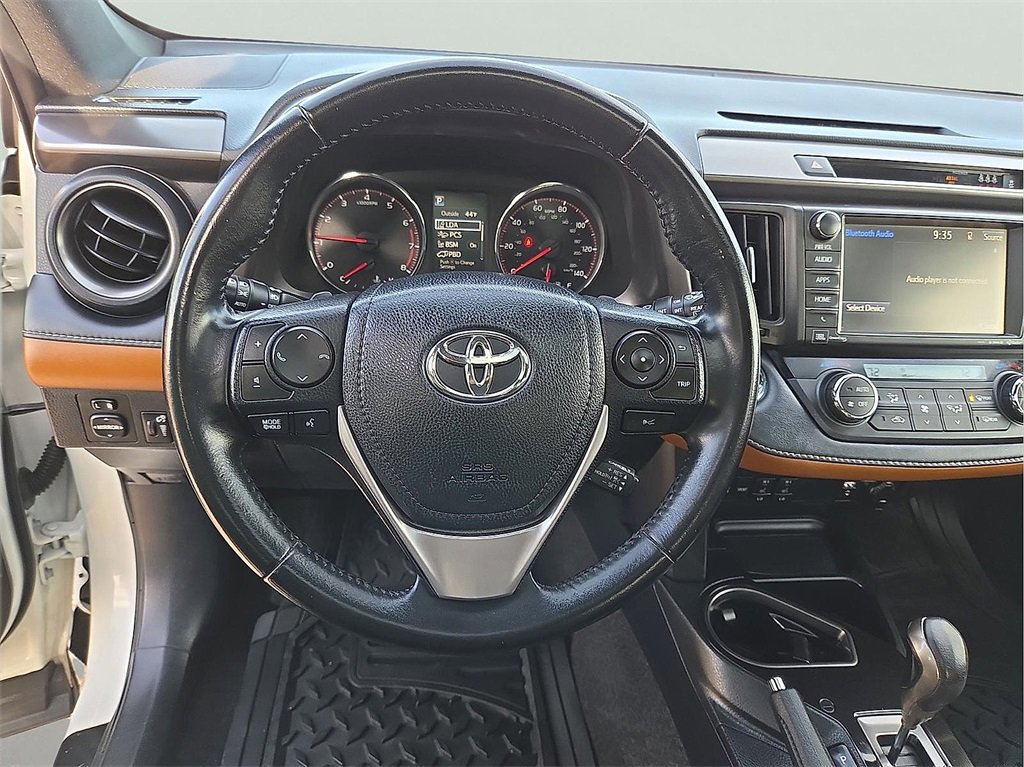 Used 2018 Toyota RAV4 SE image 16
