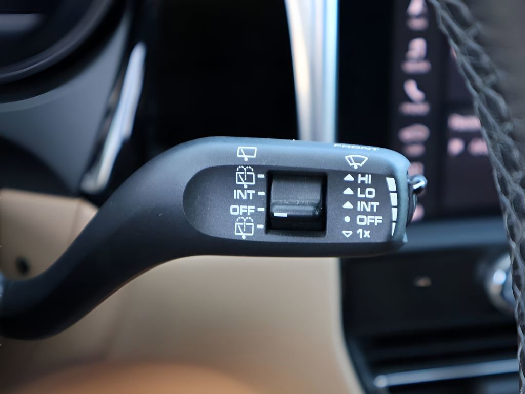 Certified 2023 Porsche Macan image 30