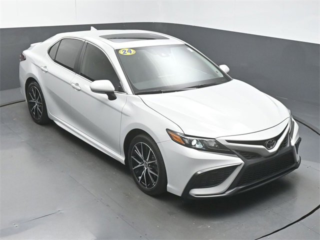Used 2024 Toyota Camry SE image 40
