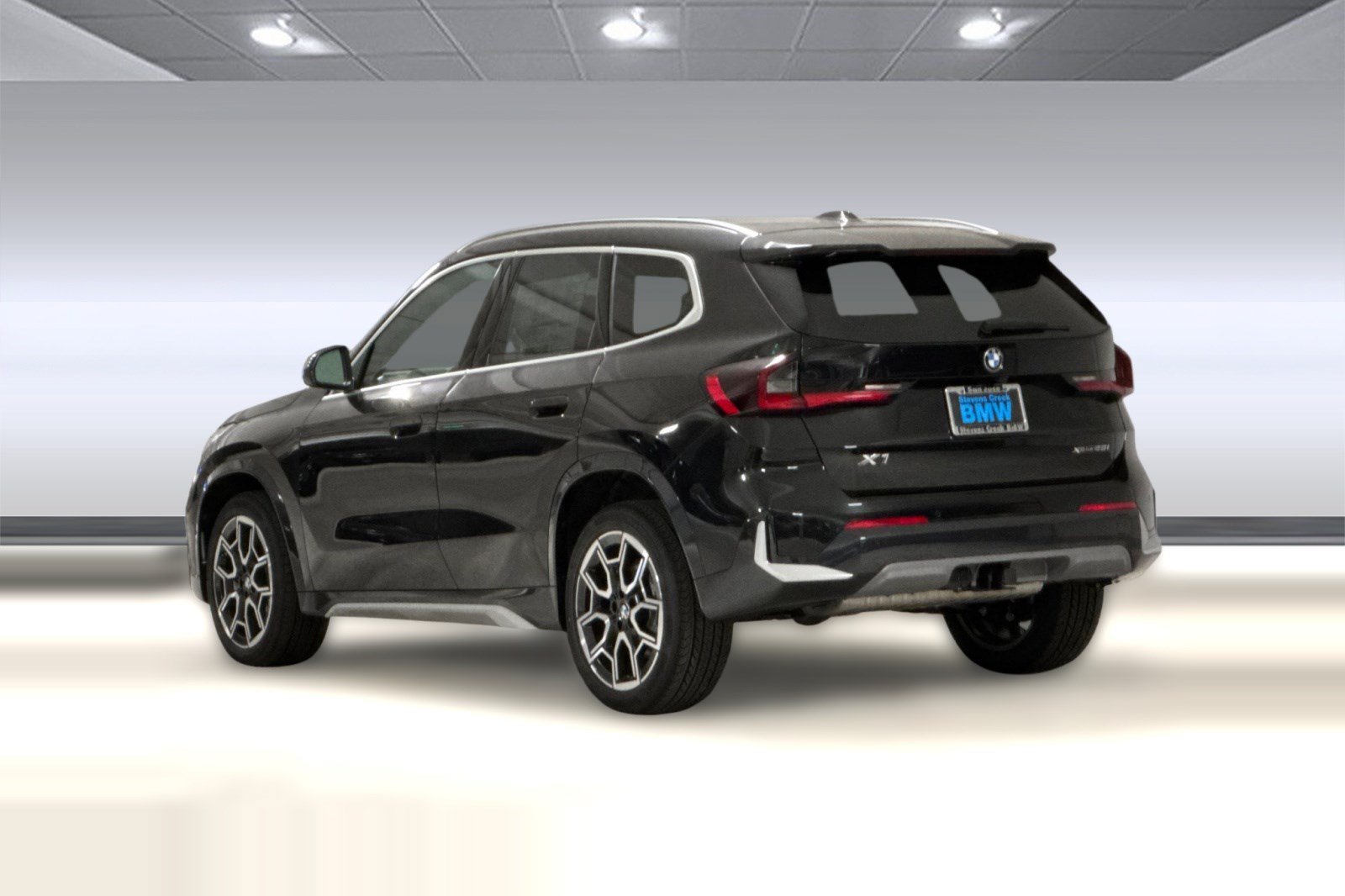 New 2026 BMW X1 xDrive28i w/ Technology Package AWD/4WD image 3
