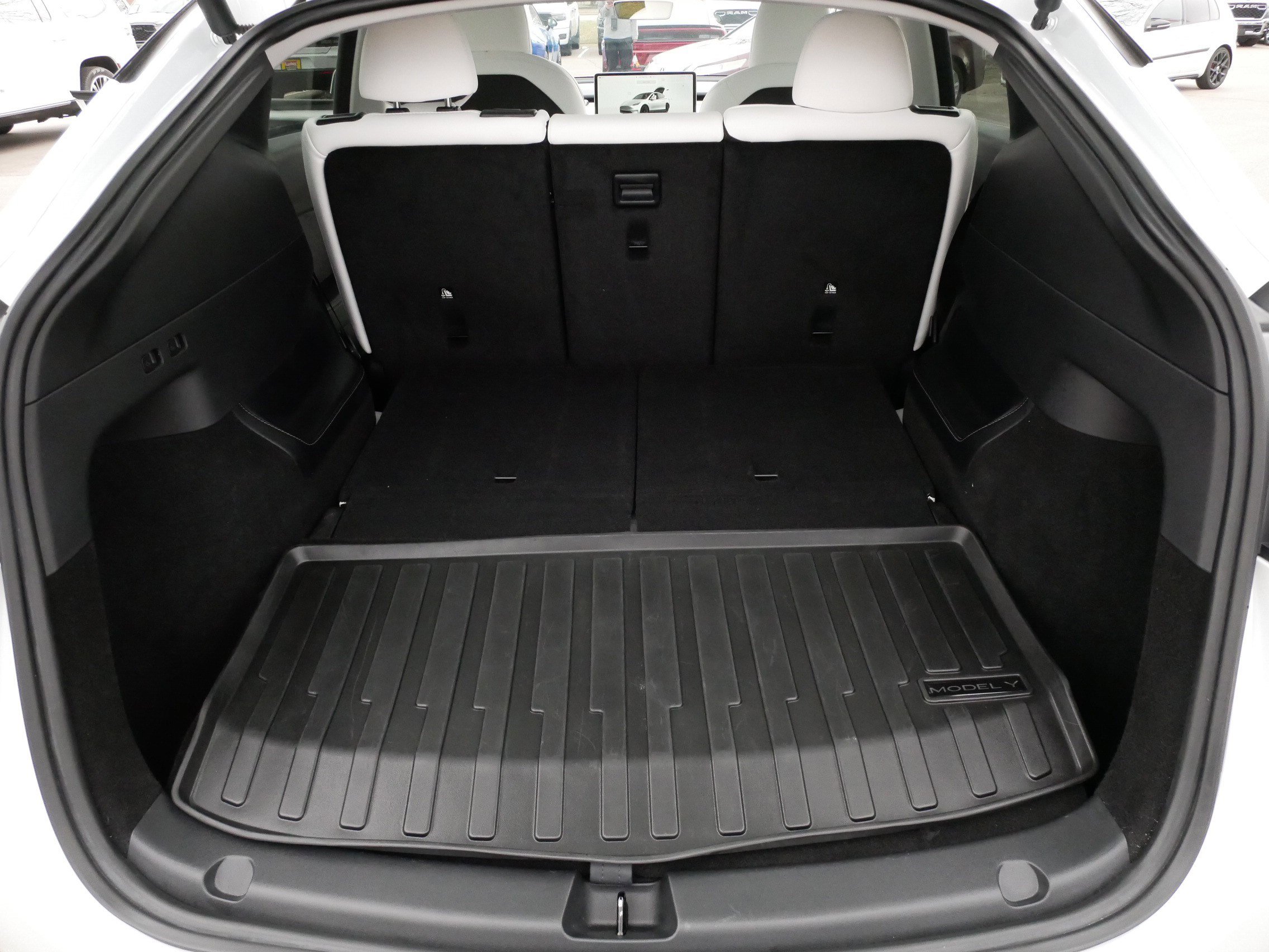 Used 2023 Tesla Model Y AWD image 18