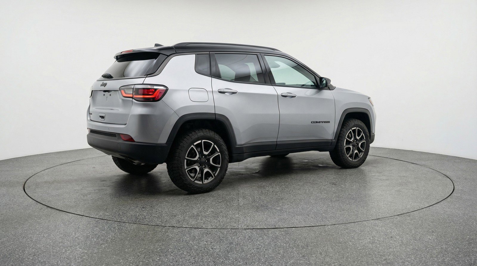 Used 2025 Jeep Compass Trailhawk AWD/4WD image 9