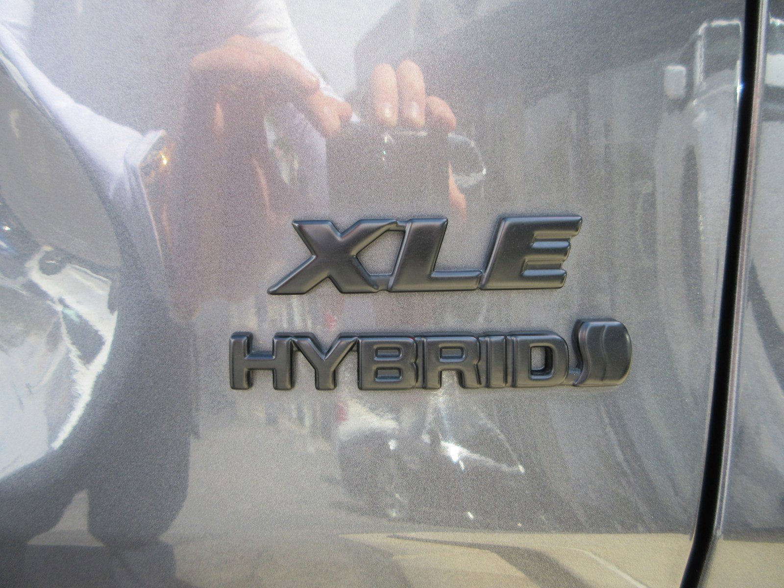 Used 2024 Toyota RAV4 XLE AWD/4WD image 9